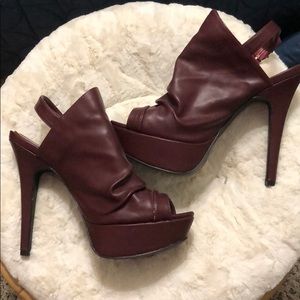 Peep toe sling back stiletto